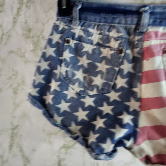 Grayson Denim Stars & Stripes Shorts - Picture 6 of 9